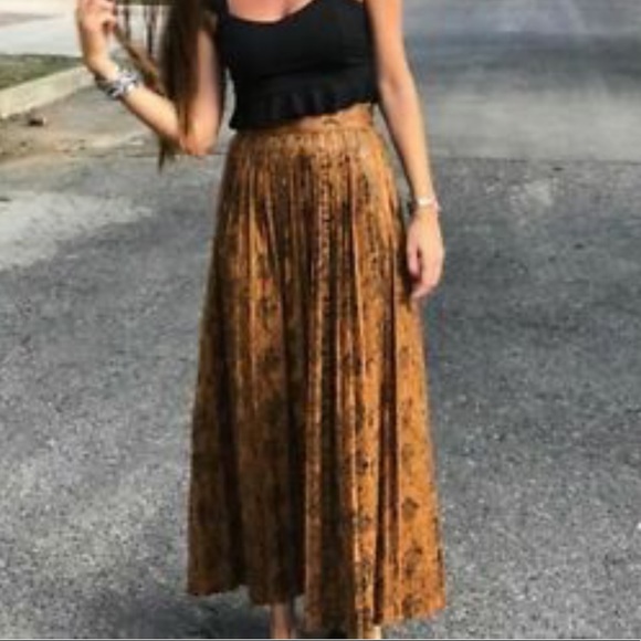 Zara snakeskin print pleated skirt - Picture 4 of 10